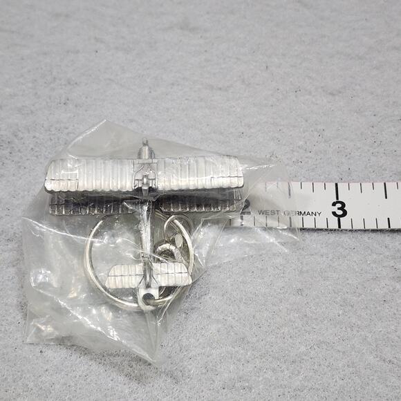 Chevron Bi-Plane Pewter Aviation Key Chain Silver Tone Advertisement Promo NIP - Picture 6 of 7